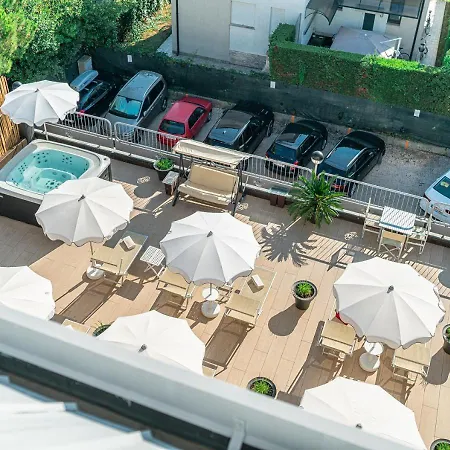 Park ホテル 4*